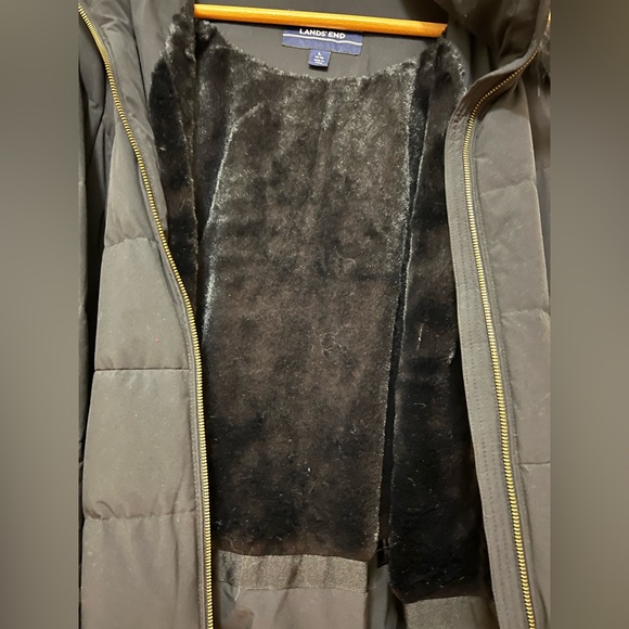 EXTREMELY WARM AND FUZZY LANDS’END WINTER COAT SIZE L - Picture 2 of 9